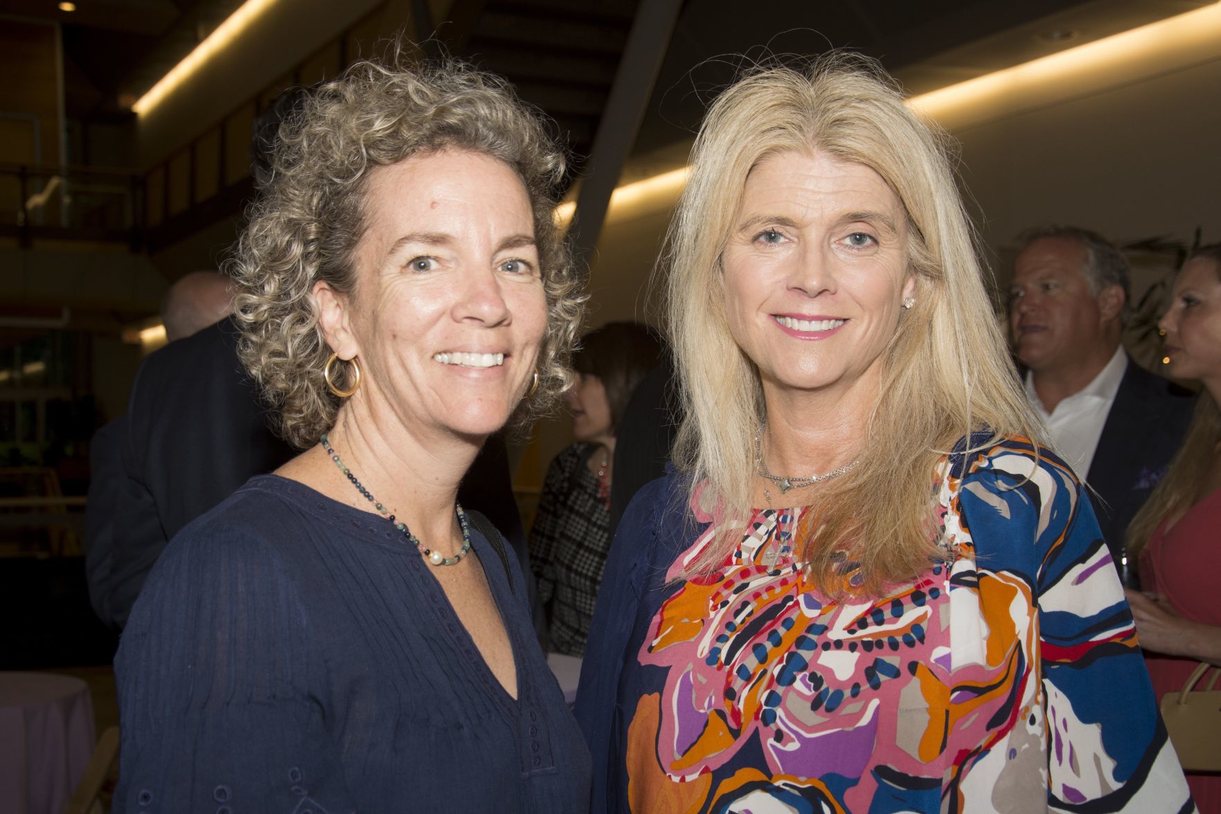 Jenn Gillis, Kelly Hayes